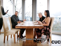 Grosser arsch, Braunhaarige, Vollbusig, Gehörnter ehemann, Tschechisch, Hd, Natürlichen titten, Ehefrau