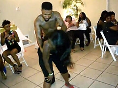 Gros cul, Grosse bite, Gros seins, Femme dominatrice, Fille latino, Masturbation, Tabou, Épouse