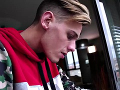 Anaal, Lieveling, Grote mammen, Bruinharig, Handbeurt, Moeder die ik wil neuken, Tiener, Tieten likken