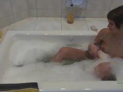 Amateur, Brunette brune, Petite amie, Masturbation, Mamelons bombés, Chatte, Douche, Nénés