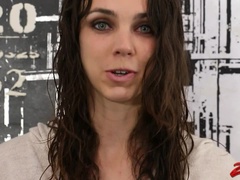 Gros seins, Sucer une bite, Brunette brune, Tir de sperme, Faciale, Lingerie, Jouets