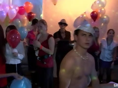 Blond, Pijpbeurt, Leer, Panty, Feest, Satijn, Swinger, Tieten likken