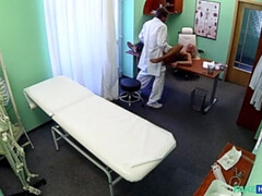 Couple, Éjaculation interne, Médecin, Doigter, Infirmière, Bureau, Uniforme, Voyeur