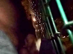 Grote lul, Sperma shot, Handbeurt, Masturbatie, Buiten, Openbaar, Alleen, Speelgoed