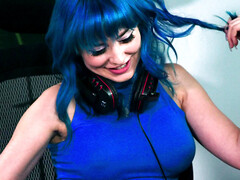 Cul, Gros seins, Brunette brune, Doigter, Petite amie, Masturbation, Petite femme, Train