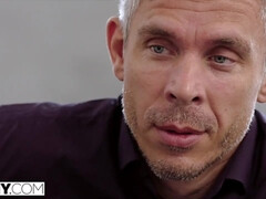 Grosser arsch, Braunhaarige, Paar, Kehlenfick, Aufs gesicht abspritzen, Muschi, Rotschopf, Reiten