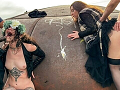 Grote kont, Grote lul, Pijpbeurt, Hondjeshouding, Kwartet, Buiten, Tiener, Tieten likken