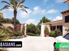 Blonde, Homme nu et filles habillées, Mignonne, Interracial, Japonaise, Coréenne, Monstre, Chevaucher