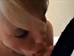 German Teen Nachbarin strippt vor mir