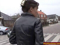 Брюнетки, Постарше, Голландки, Милф, Застенчивая