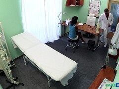 Leie, Blasen, Lesbisch, Lecken, Büro, Weibliche ejakulation, Uniform, Spanner