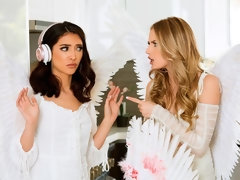 Брюнетки, Пальцем, Поцелуи, На кухне, Лесбиянка, Лизание, Мастурбация, Сиськи