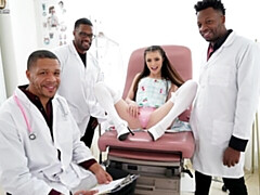 Culo grande, Verga grande, Morena, Estilo perrito, Corridas faciales, Tetas naturales, Pequeña, Adolescente