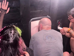 Любители, Забавное, Дыра в стене, Хд, Милф, Оргазм, Сквиртинг, Глотающие