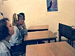 Садо мазо, Черные, Фетиш, На публике, Порка, Студентка, Униформа, Винтаж