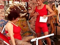 Pijpbeurt, Mollig, Sperma shot, Lul, Sportzaal, Roodharige vrouw, Ruw, Spandexonderbroek