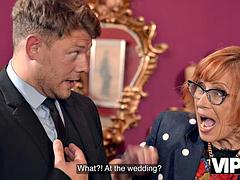 Braut, Braunhaarige, Gehörnter ehemann, Hardcore, Öffentlich, Titten