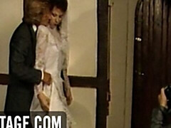 Анальный секс, Невеста, Брюнетки, Собачьи, Двойное проникновение, Киски, Втроем, Свадьба