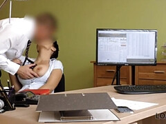 Auditie, Zwart, Pijpbeurt, Bruinharig, Moeder die ik wil neuken, Geld, Natuurlijke tieten