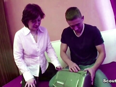 Oudere vrouw, Eerste keer, Harig, Rijpe lesbienne, Moeder, Natuurlijke tieten, Roodharige vrouw, Tiener