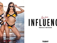 Cul, Sucer une bite, Brunette brune, 2 femmes 1 homme, Fille latino, Adolescente, Plan cul à trois