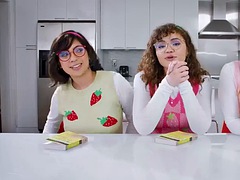 Grosse titten, Blondine, Blasen, Braunhaarige, Gruppe, Hardcore, Jungendliche (18+)