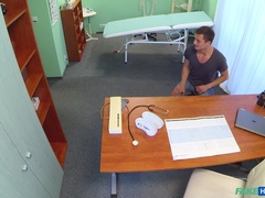 Blasen, Arzt, Hundestellung, Lecken, Krankenschwester, Büro, Uniform, Spanner