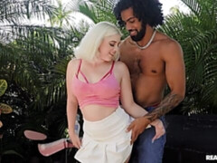 Grote kont, Grote lul, Grote mammen, Blond, Pijpbeurt, Hondjeshouding