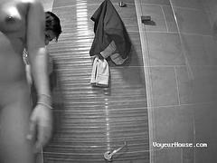 Любители, Фетиш, Лесбиянка, Лизание, Бритые, Душ, Тату, Сиськи