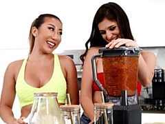 Culo grande, Lesbiana, Lencería, Masturbación, Madres para coger, Coño, Afeitado, Estriptis