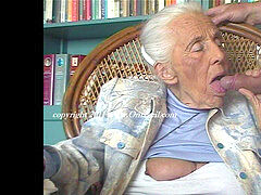 OmaGeiL pics of grannies Sucking lollipops Slideshow