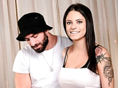 Cul, Gros seins, Sucer une bite, Béant, Fille latino, Léchez, Chatte, Tatouage