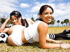 Culo grande, Verga grande, Morena, Ffm, Cuadrupleta, Latina, Al aire libre, Tetas