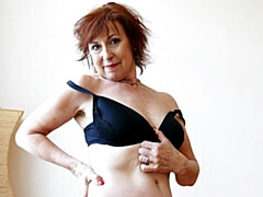 Gorda, Tetas grandes, Gordita, Masturbación, Maduro, Pelirrojo, Cabello corto, Solo