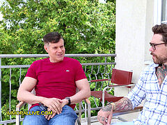 На публике, Табу, Втроем