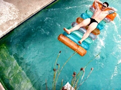 Hembra, Penetracion con dedos, Sexo duro, Besar, Lesbiana, Piscina, Coño, Mojado