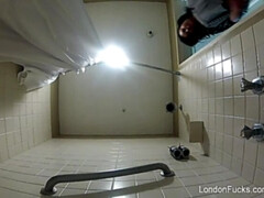 Derrière les coulisses, Gros seins, Brunette brune, Hôtel, Actrice du porno, Douche, Allumeuse, Mouillée