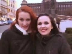 Sucer une bite, Brunette brune, En levrette, Rousse roux, Plan cul à trois