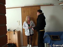 Mooi, Blond, Rondborstig, Oudere vrouw, Rijpe lesbienne, Moeder die ik wil neuken, Moeder, Stiefmoeder