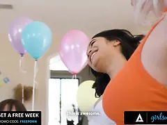 Анальный секс, Глубокая глотка, Собачьи, Фетиш, Групповуха, Лесбиянка, Натуральные сиськи, Страпон