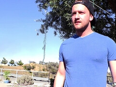 Tussi, Blondine, Freund, Frau frau mann, Handjob, Natürlichen titten, Piercing, Flotter dreier