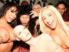 Culo, Tetas grandes, Mamada, Fetiche, Ffm, Pajear, Sexo duro, Adolescente