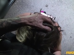 Amateur, Mamada, Coche, Estilo perrito, Corridas faciales, Penetracion con dedos, Al aire libre, Tetas