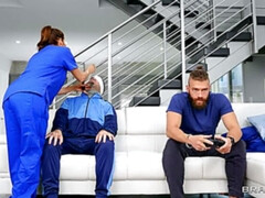 Американки, Минет, Брюнетки, Рогоносцы, Член, Собачьи, Сперма на лице, Мускулы