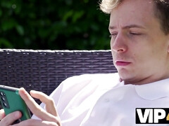 Blonde, Femme couguar, Couple, Hd, Mature, Mère que j'aimerais baiser, Criant, Jarretelles