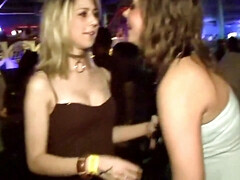 Blond, Bruinharig, Rondborstig, Hd, Ondergoed, Tepels, Tiener, Tieten likken