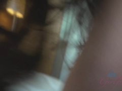 Sucer une bite, Brunette brune, Petite amie, Piercing, Pov, Fumer, Dénudage, Allumeuse