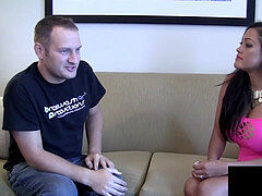 Asiatique, Sucer une bite, Brunette brune, Talons, Belle mère, Suçant, Tabou