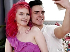 Dormitorio, Verga grande, Estilo perrito, Pequeña, Pelirrojo, Afeitado, Flaco, Tatuaje