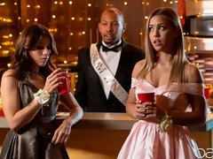 Cul, Blonde, En levrette, Branlette thaïlandaise, Léchez, Chatte, Maigrichonne, Adolescente